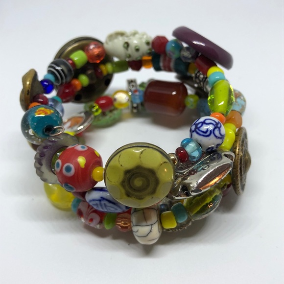 Handcrafted Bead and Button Bracelet ❤️ - Picture 4 of 16